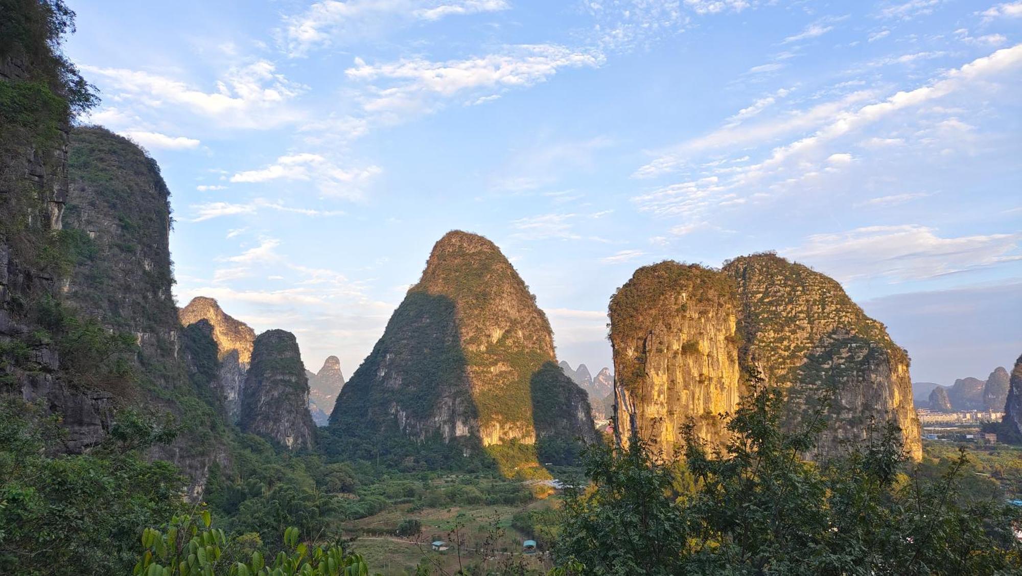 Hotel 老门客栈 à Yangshuo Extérieur photo