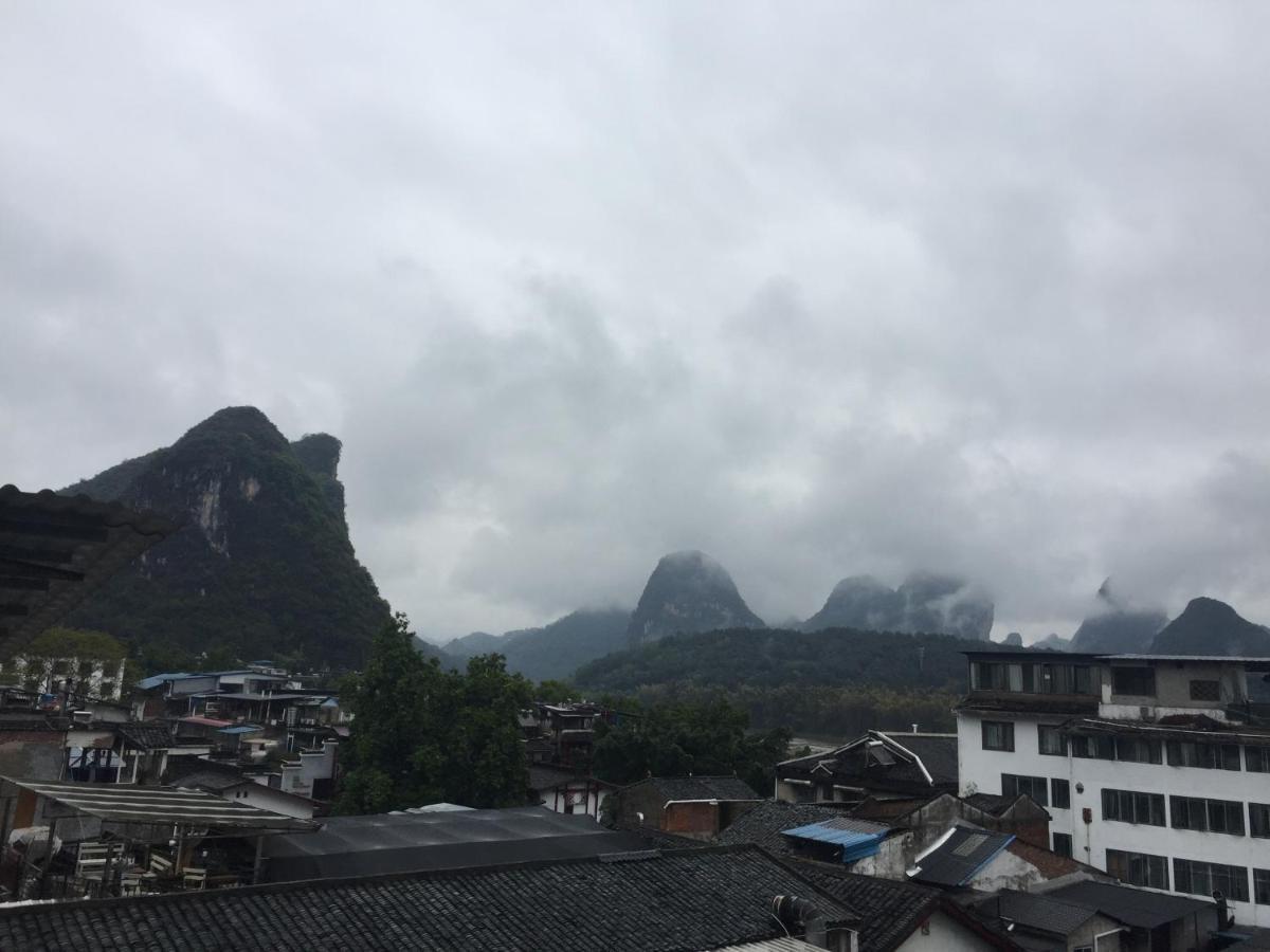 Hotel 老门客栈 à Yangshuo Extérieur photo